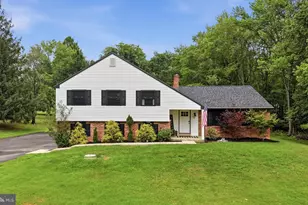 19 Elaine Dr, Thornton, PA 19373 - Photo 1