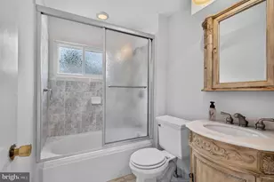 1107 Evergreen Ave, Folsom, PA 19033 - Photo 17