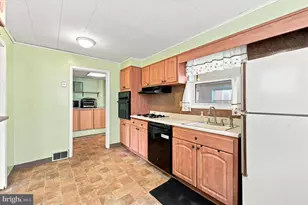 907 Hancock St, Milmont Park, PA 19033 - Photo 13