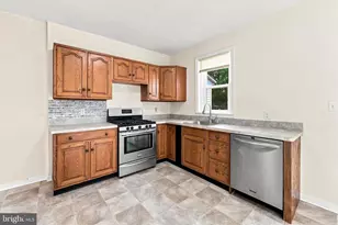 242 Virginia Ave, Folsom, PA 19033 - Photo 9