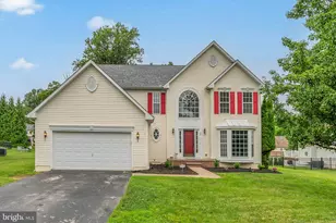12 Huntingdon Ct, Upper Chichester, PA 19061 - Photo 1
