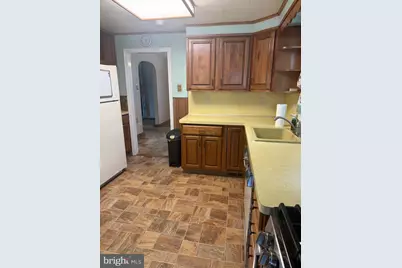 23 W Woodland Avenue, Springfield, PA 19064 - Photo 17