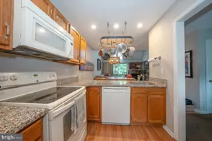 421 Derry Dr, Aston, PA 19014 - Photo 5