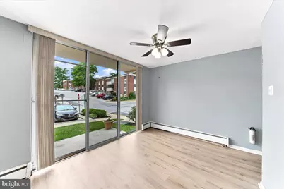 100 E Glenolden Ave Avenue #D-9, Glenolden, PA 19036 - Photo 7