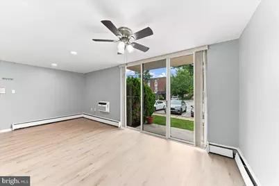 100 E Glenolden Ave Avenue #D-9, Glenolden, PA 19036 - Photo 9