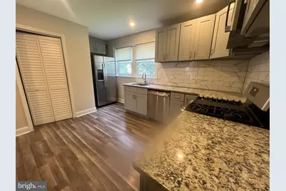 1026 Hansen Place, Darby, PA 19023 - Photo 9