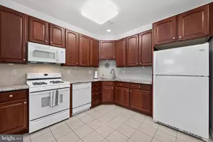 18 Dresner Cir, Upper Chichester, PA 19061 - Photo 17