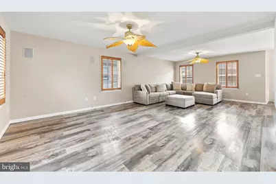 120 E Jansen Avenue, Essington, PA 19029 - Photo 5