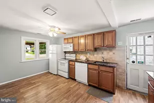 93 Florence Ave, Aston, PA 19014 - Photo 7