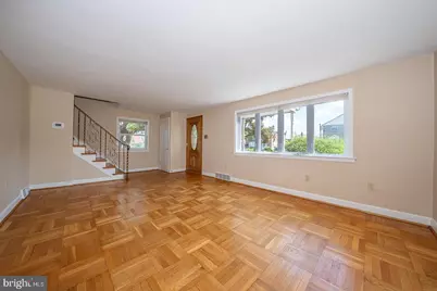 410 W Grays Avenue, Glenolden, PA 19036 - Photo 9