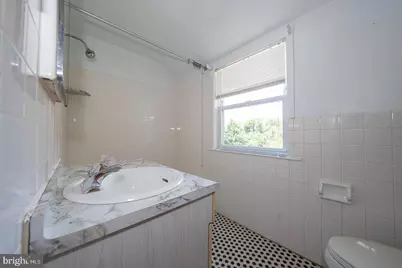 410 W Grays Avenue, Glenolden, PA 19036 - Photo 31