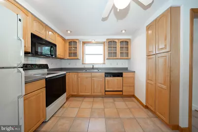 410 W Grays Avenue, Glenolden, PA 19036 - Photo 15
