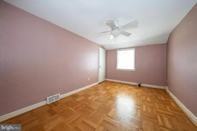 410 W Grays Avenue, Glenolden, PA 19036 - Photo 27