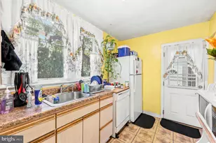 236 Pusey Ave, Darby, PA 19023 - Photo 15