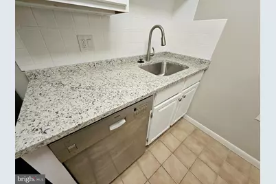200 N Wayne Avenue #9, Wayne, PA 19087 - Photo 3