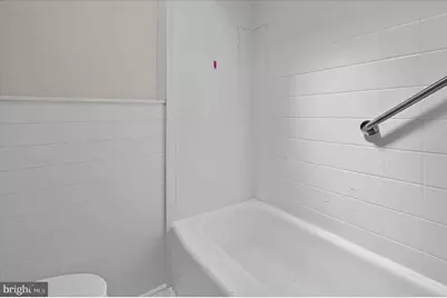 1044 W Ashland Avenue, Glenolden, PA 19036 - Photo 13