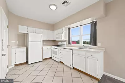200 Wanamaker Avenue #2, Essington, PA 19029 - Photo 5