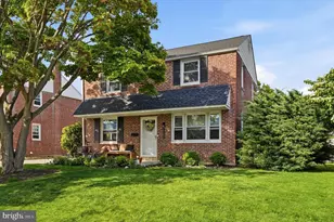2621 Ashwood Dr, Havertown, PA 19083 - Photo 1