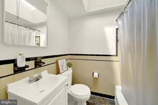 142 W 21st St, Chester, PA 19013 - Photo 15