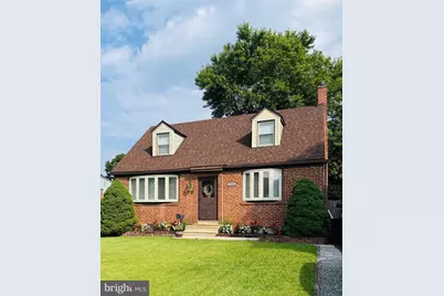321 E Rively Avenue, Aldan, PA 19018 - Photo 1