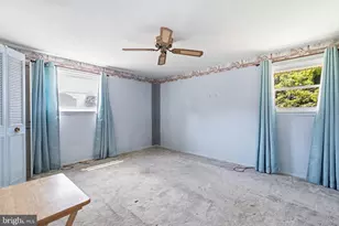 17 Blackthorne Ln, Aston, PA 19014 - Photo 11