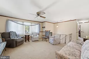 17 Blackthorne Ln, Aston, PA 19014 - Photo 3