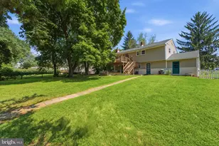 17 Blackthorne Ln, Aston, PA 19014 - Photo 25
