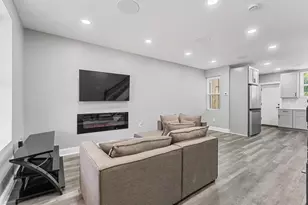 1226 W 9th St, Chester, PA 19013 - Photo 5