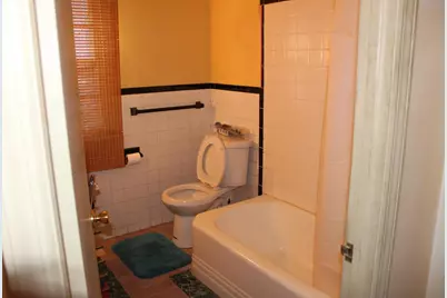 135 E Greenwood Avenue, Lansdowne, PA 19050 - Photo 13