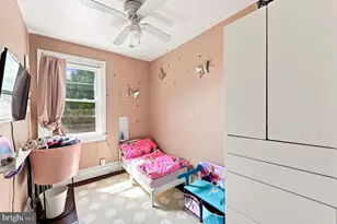 344 N 10th St, Darby, PA 19023 - Photo 9
