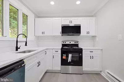 808 Maple Lane, Aston, PA 19014 - Photo 3