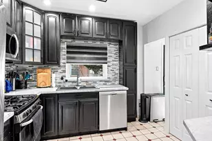 321 Sycamore Ave, Folsom, PA 19033 - Photo 9