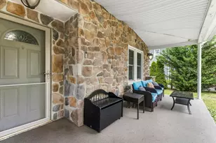 321 Sycamore Ave, Folsom, PA 19033 - Photo 3