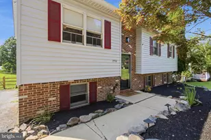 1954 Bergdoll Ave, Upper Chichester, PA 19061 - Photo 3
