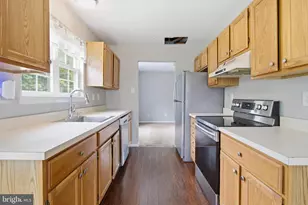 75 Louis James Ct, Upper Chichester, PA 19014 - Photo 7