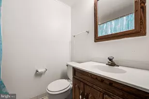 245 W 21st St, Chester, PA 19013 - Photo 9