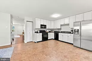 735 Hawthorne Ln, Aston, PA 19014 - Photo 11