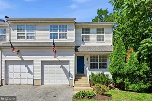 735 Hawthorne Ln, Aston, PA 19014 - Photo 1