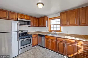 29 Green Ln, Aston, PA 19014 - Photo 7