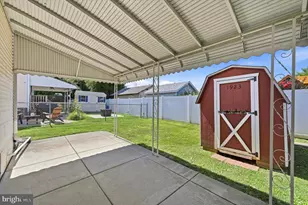 1923 Oak Leaf Ln, Holmes, PA 19043 - Photo 39