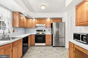 1923 Oak Leaf Ln, Holmes, PA 19043 - Photo 15