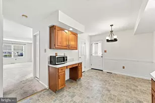 1923 Oak Leaf Ln, Holmes, PA 19043 - Photo 17
