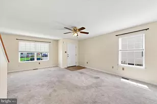 1923 Oak Leaf Ln, Holmes, PA 19043 - Photo 9