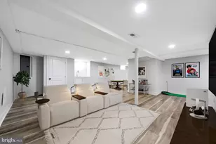 22 S Linden Ave, Upper Darby, PA 19082 - Photo 9