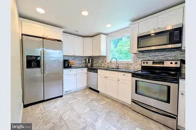 640 Pennsylvania Avenue, Prospect Park, PA 19076 - Photo 11