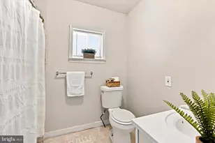 35 Marshall Ave, Marcus Hook, PA 19061 - Photo 9