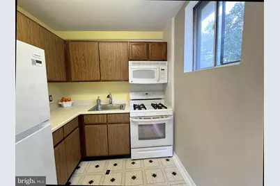 100 E Glenolden Avenue #C-4, Glenolden, PA 19036 - Photo 5