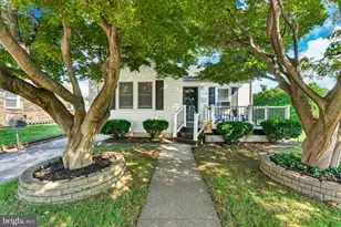 113 Broomall St, Folsom, PA 19033 - Photo 1
