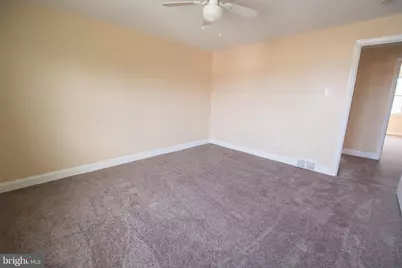 715 W Oakwood Drive, Glenolden, PA 19036 - Photo 17