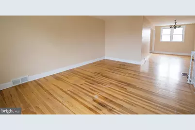 715 W Oakwood Drive, Glenolden, PA 19036 - Photo 5